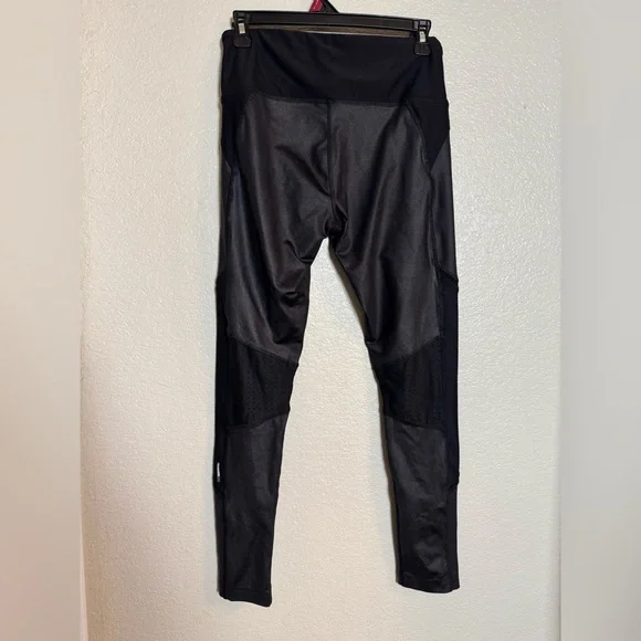 Bundle of Small Workout Leggings - Picture 12 of 14